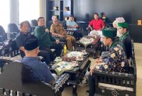 Sekwan DPRD Lotim Minta Maaf Langsung ke HMI Soal Nasi Bungkus. (Foto: Lombokini.com).