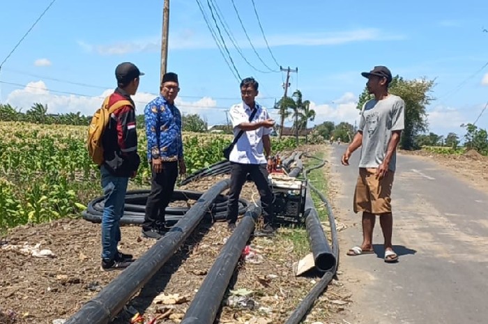 Tim Monev Pemkab Lombok Timur Pastikan Proyek Air Bersih PUPR Berjalan Optimal. (Foto: Lombokini.com).