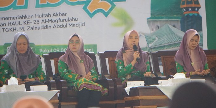 Muslimat NWDI Gelar Bakti Sosial Sambut HUT Akbar ke-90 NWDI dan Haul ke-28 Maulana Syaikh. (Foto: Lombokini.com/Istimewa).