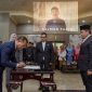 Irnadi Kusuma saat dilantik Gubernur NTB Lalu Muhamad Iqbal sebagai kepala DPMPTSP NTB, pada Rabu 17 September 2025. (Foto: Lombokini.com).
