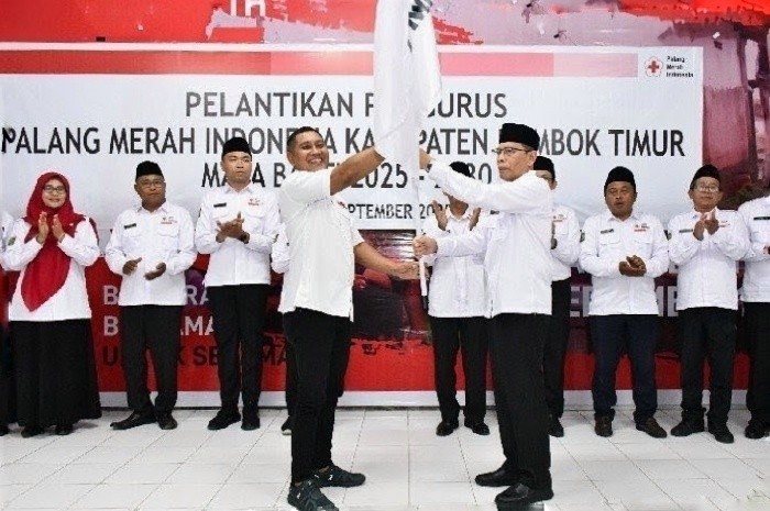 Wabup Edwin Resmi Pimpin PMI Lombok Timur, Tekankan Digitalisasi dan Jaringan. (Foto: Lombokini.com).
