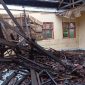 Kelas Hampir Roboh, Semangat Belajar Masih Menyala di Montong Gading. (Foto: Lombokini.com).