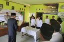 Menguatkan Layanan, Pj. Kepala Desa Puncak Jeringo Lantik Dua Perangkat Baru. (Foto: Lombokini.com).