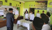 Menguatkan Layanan, Pj. Kepala Desa Puncak Jeringo Lantik Dua Perangkat Baru. (Foto: Lombokini.com).