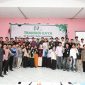 Wakil Bupati Lombok Timur H. Moh. Edwin Hadiwijaya berpose bersama peserta usai menjadi narasumber dalam Training Raya Latihan Kader II dan Latihan Khusus Kohati Tingkat Nasional di SKB Lombok Timur, Kamis 9 Oktober 2025). (Foto: Lombokini.com).