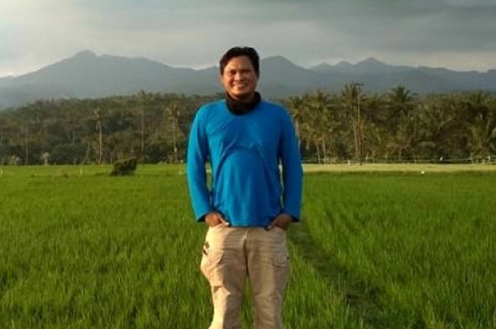 Praktisi Hukum dan Pemerhati Lingkungan, Teguh Satya Bhakti. (Foto: Lombokini.com/Dok. Pribadi).