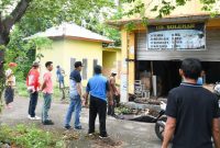 Wakil Bupati Lombok Timur, H. Moh. Edwin Hadiwijaya Pimpin Langsung Kerja Bakti Amankan Aset Pasar Kuliner Kelayu. (Foto: Lombokini.com).