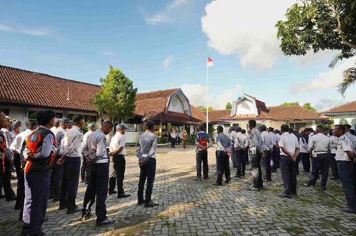 Wabup Edwin Ingatkan Pentingnya Disiplin dan Introspeksi Layanan Dishub Jelang Nataru. (Foto: Lombokini.com/Pemkab Lotim).