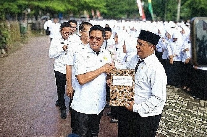 Bupati Lombok Timur Haerul Warisin Perintahkan Usulkan Kenaikan Status PPPK Paruh Waktu Jadi Penuh Waktu. (Foto: Lombokini.com).