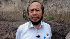 Kepala Bapenda Kabupaten Lombok Timur, Muksin, S. Km., M.M. (Foto: Lombokini.com).