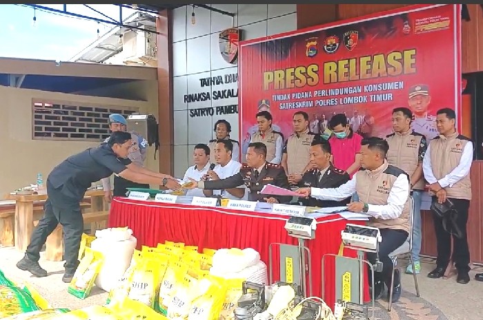 Pemilik Gudang Oplos Beras Bulog SPHP hingga 107 Ton Jadi Tersangka. (Foto: Lombokini.com).