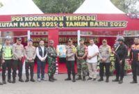 Kapolres Lombok Timur KBP I Komang Sarjana,S.I.K., S.H., meninjau langsung Pos Pengamanan Natal dan Tahun Baru di Kayangan serta memberikan bantuan pendukung untuk petugas yang bertugas, Sabtu 27 Desember 2025. (Foto: Lombokini.com).