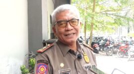 Kepala Satpol PP Lombok Timur, Salmun Rahman. (Foto: Lombokini.com).