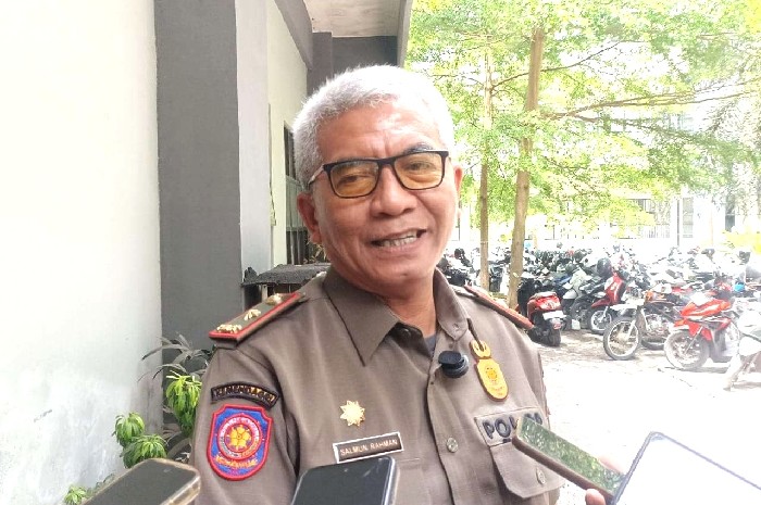Kepala Satpol PP Lombok Timur, Salmun Rahman. (Foto: Lombokini.com).