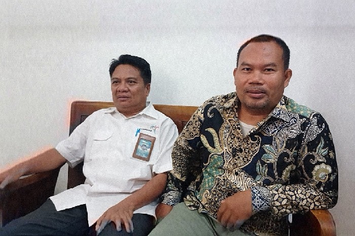 Kepala Dinas Pariwisata Lombok Timur, Widayat, dan Staf Khusus Pariwisata, Ahmad Roji', memastikan keamanan destinasi wisata jelang libur Nataru 2025. (Foto: Lombokini.com).