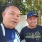 Staftus Bidang Pariwisata Lombok Timur, Ahmad Roji dan Owner Lesehan Purnama Masbagik, Adi Purnama. (Foto: Lombokini.com).
