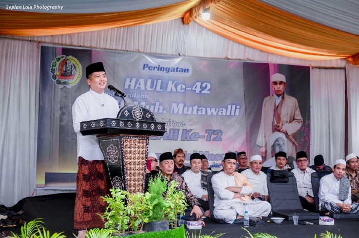 Gubernur NTB Sampaikan Inspirasi Pulang Kampung dari Pesantren Dayama pada Haul ke-42 TGH. Muh. Mutawalli. (Foto: Lombokini.com).