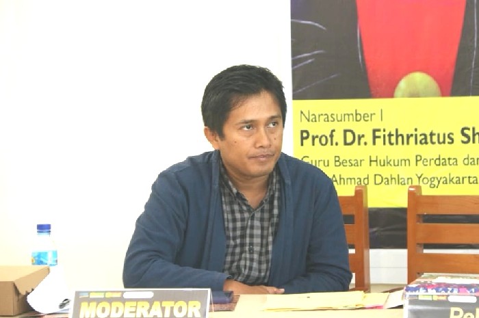 Praktisi hukum administrasi negara, Dr. Firzhal Arzhi Jiwantara. (Foto: Lombokini.com).