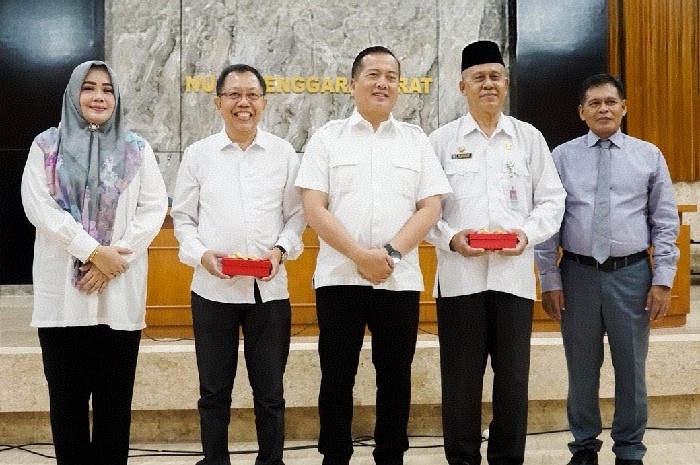 Gubernur NTB Lepas Tiga Pejabat Eselon II yang Purna Tugas, Beri Apresiasi Tinggi. (Foto: Lombokini.com/Pemprov NTB).