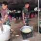 Di Lokasi Bencana TNI Serba Bisa: Bersihkan Rumah, Cat Masjid, Memasak hingga Jadi Tenaga Medis. (Foto: Lombokini.com).
