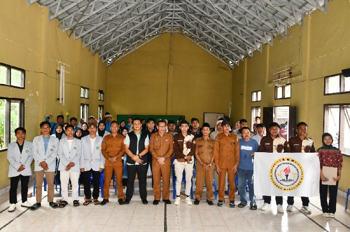 Wakil Bupati Lombok Timur, H. Moh. Edwin Hadiwijaya, membuka kegiatan IKMM Mengabdi 2026 di Desa Lendang Nangka Utara, Senin 26 Januari 2026. (Foto: Lombokini.com/Humas Pemkab Lotim).