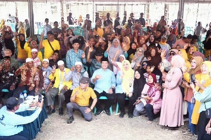 Gubernur NTB Lalu Muhammad Iqbal dan Wakil Gubernur NTB Indah Dhamayanti Putri dalam sebuah acara di Pulau Sumbawa beberapa waktu lalu. (Foto: Lombokini.com).