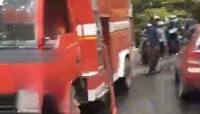 Armada tua Damkarmat Lombok Timur tersendat di tanjakan Pusuk Sembalun. (Foto: Lombokini.com/Tangkapan Layar).