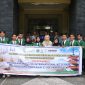Rektor Universitas Hamzanwadi, Dr. Hj Sitti Rohmi Djalilah, M. Pd, melepas 19 mahasiswa pariwisata yang berangkat magang ke Jepang, Kamis 23 April 2026. (Foto: Lombokini.com).