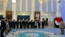 Prabowo Lantik Enam Pejabat, dari Aktivis Buruh hingga Penasihat Khusus. (Foto: Lombokini.com).