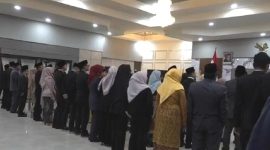 Lalu Muhammad Iqbal Lantik Abul Chair sebagai Sekda NTB dan 13 Pejabat Eselon II. (Foto: Lombokini.com).