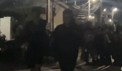 Pencuri motor diamuk massa di Aikmel Timur, Selasa malam, 21 April 2026.