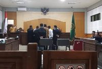 Kepala BKAD NTB, Nursalim, memberikan kesaksian di Pengadilan Negeri Tipikor Mataram, Kamis 9 April 2026.
(Foto: Lombokini.com).