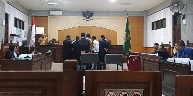 Kepala BKAD NTB, Nursalim, memberikan kesaksian di Pengadilan Negeri Tipikor Mataram, Kamis 9 April 2026.
(Foto: Lombokini.com).