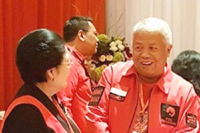 Ketua Umum DPP PDI Perjuangan, Ibu Hj Megawati Soekarno Putri dan H Rachmat Hidayat. (Foto: Lombokini.com/Istimewa).