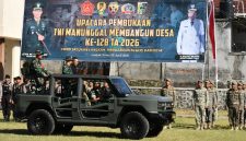 TNI dan Pemkab Lombok Timur membuka TMMD Ke-128 di Lapangan Umum Suralaga, Kecamatan Suralaga, Kabupaten Lombok Timur, Rabu 22 April 2026. (Foto: Lombokini.com).