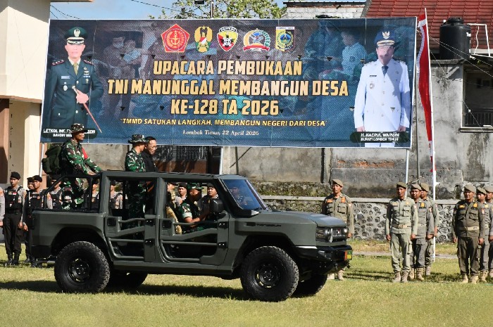TNI dan Pemkab Lombok Timur membuka TMMD Ke-128 di Lapangan Umum Suralaga, Kecamatan Suralaga, Kabupaten Lombok Timur, Rabu 22 April 2026. (Foto: Lombokini.com).