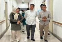 Gubernur NTB, Lalu Muhamad Iqbal, didampingi Direktur RSUP NTB, drg. Asrul Sani, dan para wakil direktur saat mengunjungi RSUD Provinsi NTB. (Foto: Lombokini.com/Istimewa).