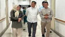 Gubernur NTB, Lalu Muhamad Iqbal, didampingi Direktur RSUP NTB, drg. Asrul Sani, dan para wakil direktur saat mengunjungi RSUD Provinsi NTB. (Foto: Lombokini.com/Istimewa).