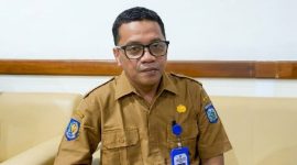 Plt Kepala UPTD UPPRD Wilayah III Samsat Selong, Haroen. (Foto: Lombokini.com)