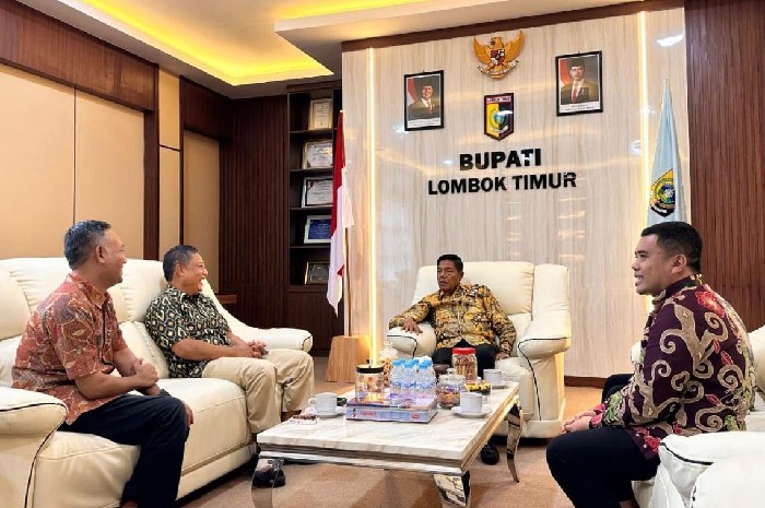 Jajaran PT Jamkrida NTB Syariah bersilaturahmi dengan Bupati Lombok Timur, Kamis (30/4/2026). (Foto: Lombokini.com/Humas Pemkab Lotim).