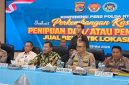 Dalam konferensi pers di ruang Rupatama Polda NTB pada Jumat 29 Mei 2026, Wakil Kepala BGN Irjen Pol Sony Sonjaya membeberkan bahwa pelaku memanfaatkan program nasional tersebut untuk mengelabui investor lokal. (Foto: Lombokini.com/Paozan Azima).