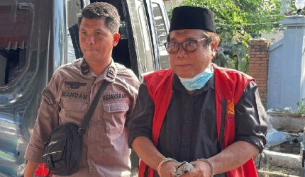 Kejari Lombok Tengah mengeksekusi mantan Bupati Lombok Tengah dua periode, H. Moh. Suhaili Fadhil Thohir, pada Kamis 7 Mei 2026 setelah MA menyatakan putusan kasasi perkara penipuan berkekuatan hukum tetap.