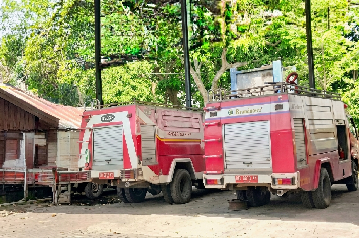 Mobil Pemadam Kebakaran Dinas Damkarmat Lombok Timur Pengadaan Tahun 1994.