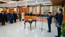 Sekda NTB Lantik 35 Pejabat Fungsional, Perkuat Birokrasi Berbasis Kinerja. (Foto: Lombokini.com/Diskominfotik).
