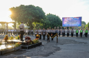Kapolres Lombok Timur AKBP I Komang Sarjana memimpin serah terima jabatan Kasat Intelkam, Kapolsek Aikmel, dan Kapolsek Pringgasela di halaman Mapolres Lotim, Rabu 13 Mei 2026. (Foto: Lombokini.com).