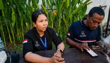 Direktur Operasional Nusa Medica Clinic Grup, dr. Rosalia Puspita Jaya didampingi Manajer Nusa Medica Clinic Sembalun, Erwin Hidayat, SH. (Foto: