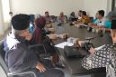 KPPI dan FITRA bersama anggota Komisi 11 sedang melakukan hearing (doc. Zan).