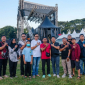 Kepala Dinas Kesehatan Lombok Timur, Lalu Aries Fahrozi (tengah), foto bersama tim medis di Lokasi acara, Sabtu 20 Juni 2026. (Foto: Lombokini.com).