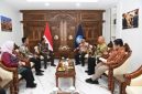 Pemerintah Kabupaten Lombok Timur bergerak cepat mengupayakan perbaikan infrastruktur pendidikan di daerahnya. Dua sekolah yang mengalami kerusakan parah, yakni SDN 5 Kotaraja dan SDN 1 Jerowaru, dipastikan akan segera mendapatkan penanganan langsung dari Pemerintah Pusat dalam waktu dekat.