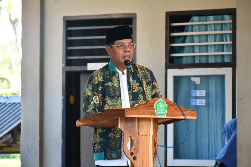 Lombok Timur menempati posisi teratas dengan capaian pertumbuhan ekonomi sebesar 7% di luar sektor pertambangan. Sektor pertanian tercatat menjadi motor penggerak utama yang menopang stabilitas dan lonjakan ekonomi di bumi Patuh Karya tersebut.